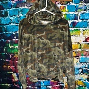 American Eagle ladies size large velour crop camouflage hoodie